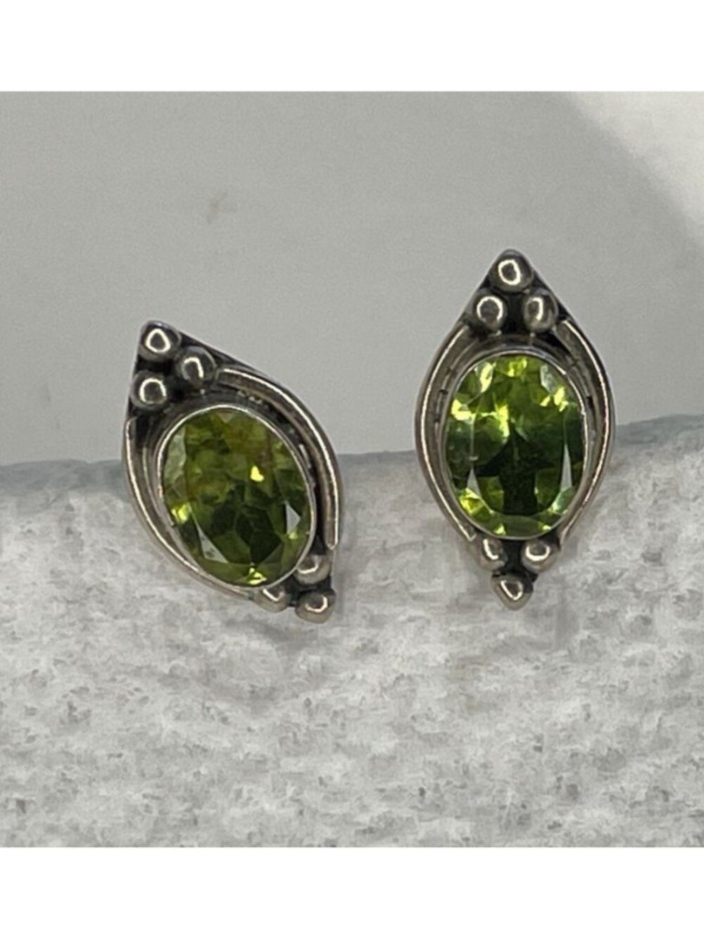 Vintage 925 Sterling Silver 5/8" Faceted Peridot Bali Marquise Shape Stud Earrin